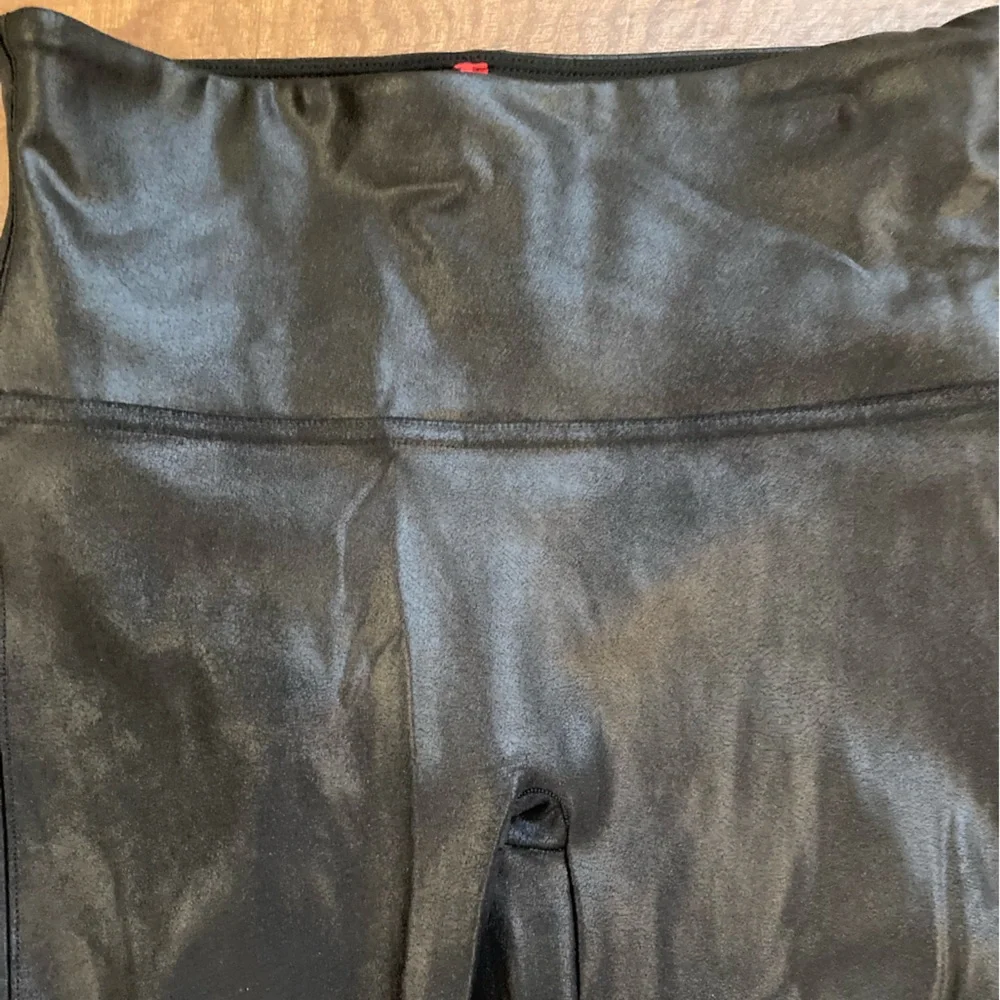 SPANX Black Faux Leather Shaping Leggings Edgy Minimalist Modern Women’s S